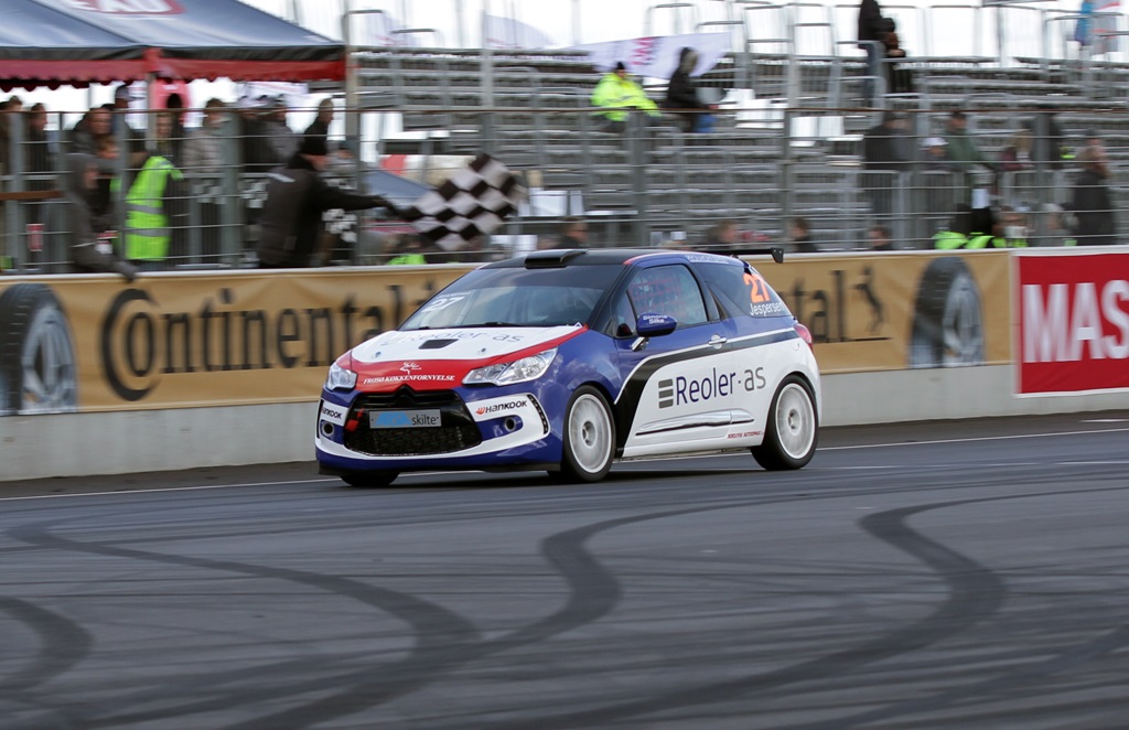 Morten Jespersen tager sejren i weekendens andet løb,
(Foto: Motorsporten.dk)